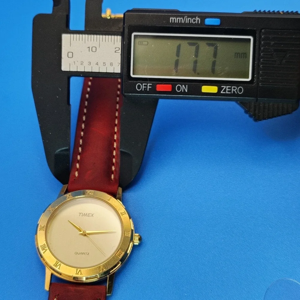 Vintage 1995 Timex Roman Numeral Mens Unisex‎ 32mm Quartz Dress Watch New Strap